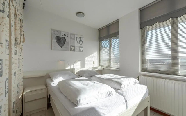 Lovely Apartment Beachside With Balcony
