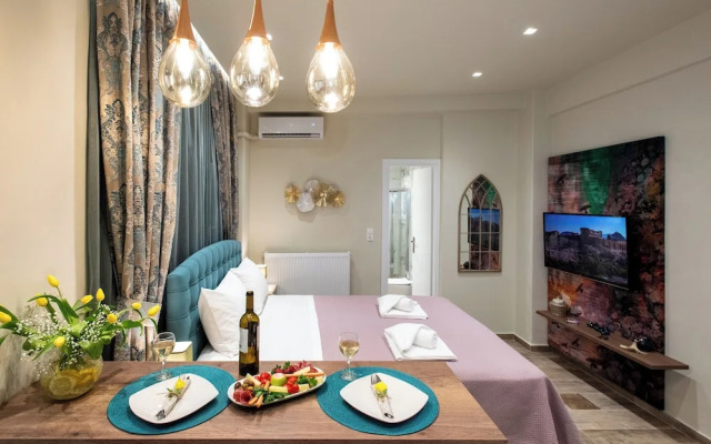 Romantic Studio under Acropolis