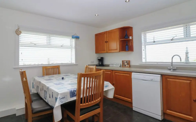 Bella's Beach Cottage