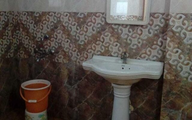 Iroomz Chalukya Residency
