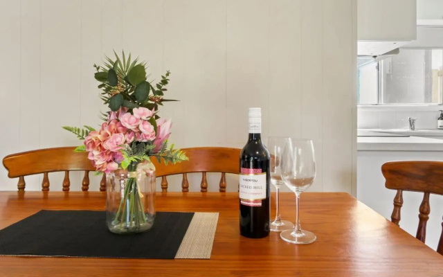 Metung Akora 2Bdrm Apartment 1 - Pets & Boats welcome! Close to Town, Free Wifi & Netflix – Meal – Metung