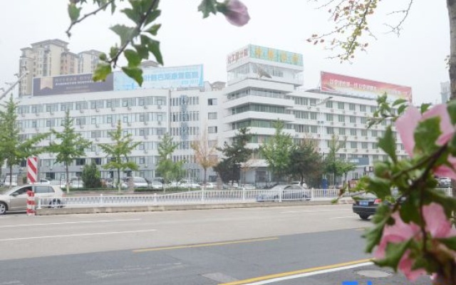 Homeinn Selected Hotel (Yantai Guanhai Road Haichang Fisherman's Wharf Seawater Bathing Beach) – Outside – Yantai