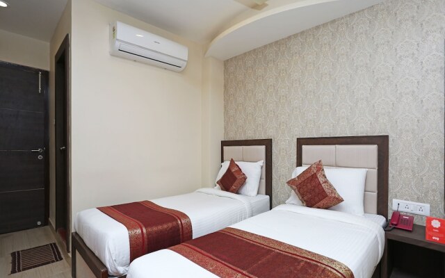 OYO 10338 Hotel Aadesh Palace