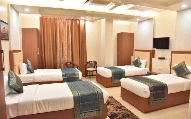 Hotel RK Grand