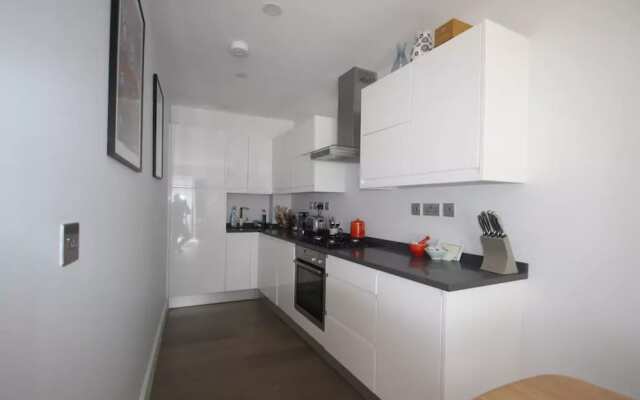 1 Bedroom Apartment in Hackney With Roof Terrace