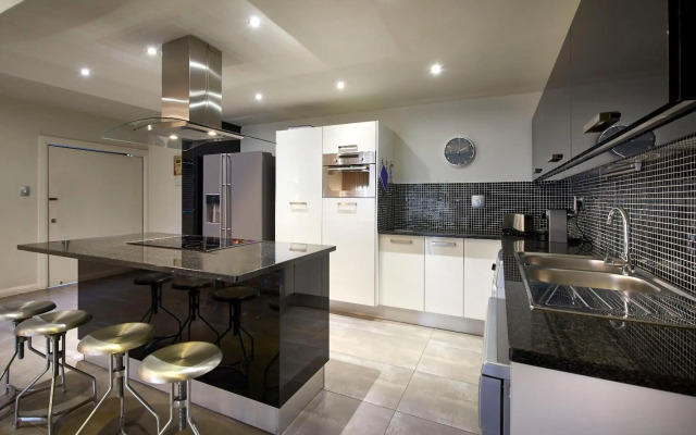 Dynasty Forest Sandown Accommodation