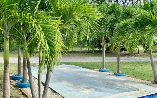 S4 BP Steps to Beach Car Value Service