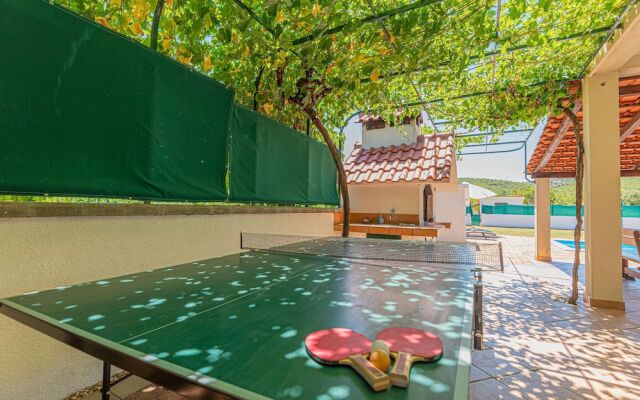 Awesome Home in Dubrava With Wifi and 4 Bedrooms