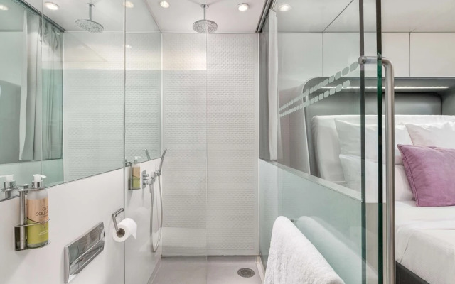 YOTELAIR London Gatwick