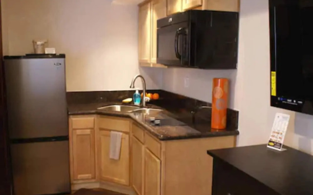 Point Loma Inn And Suites