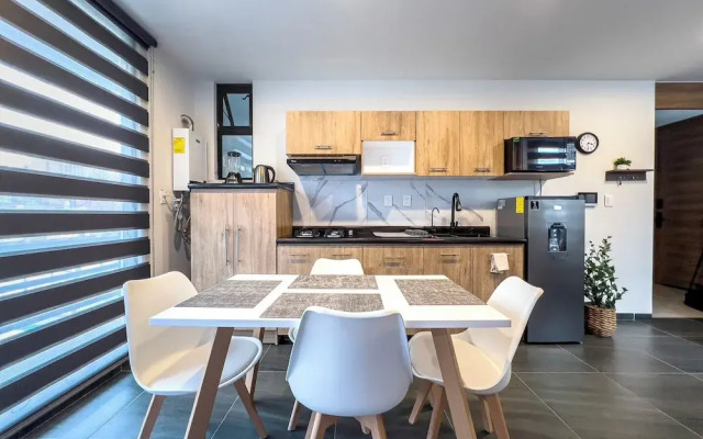 Cozy Apartment for 4 Guests with Parking