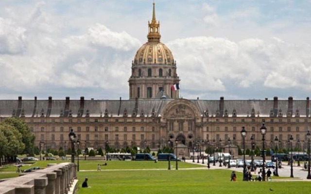 Petit Cocon au Cœur des Invalides D02