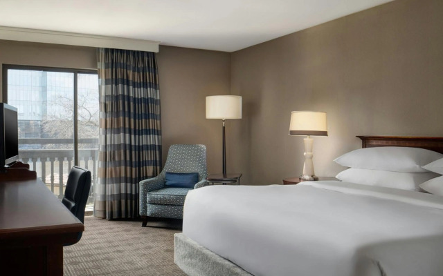 Sheraton Westport Chalet Hotel St. Louis