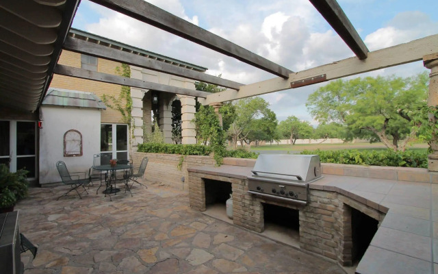 Live Oaks Bed and Breakfast