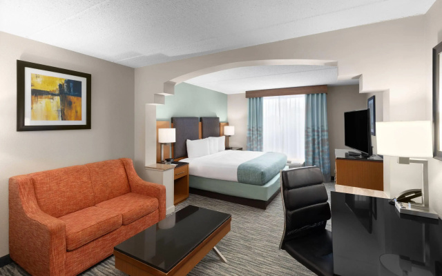 Wingate by Wyndham Greensboro/Coliseum