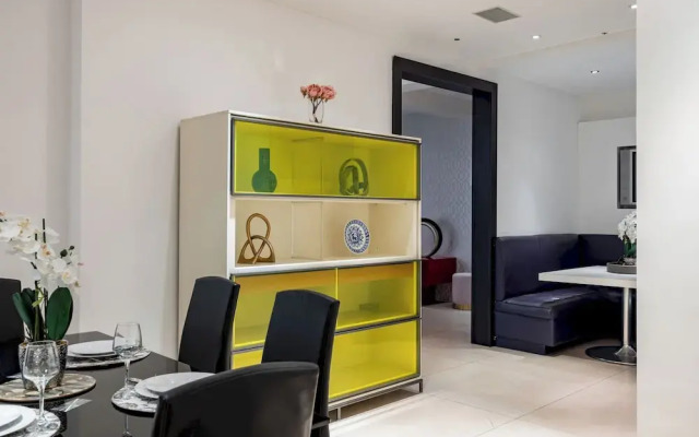 Park Lane 4-bed Huge Designer pad
