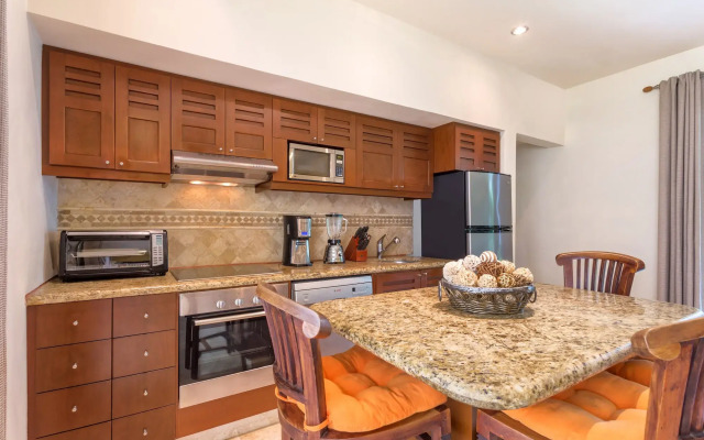 Maya Villa Condo Hotel & Beach Club