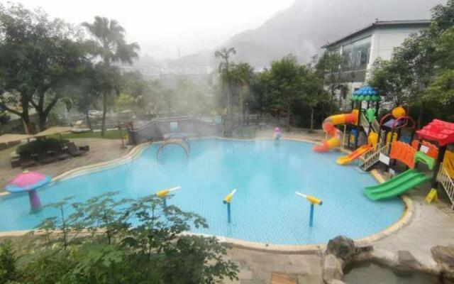 Chongqing White-collars East Hotspring Hotel