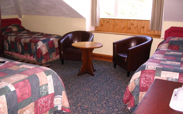 Marine Hotel