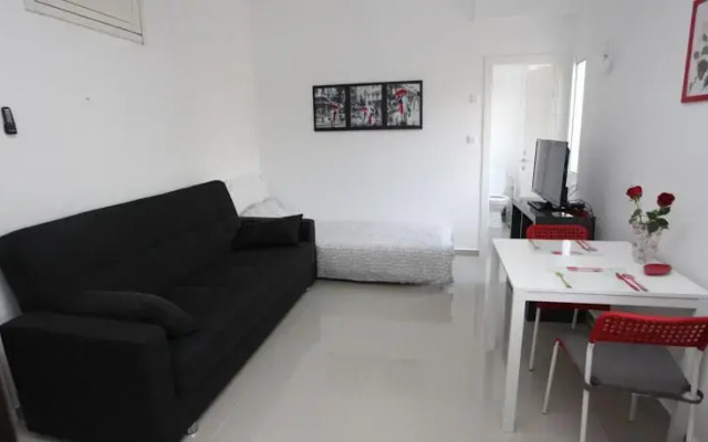 Incom Studios