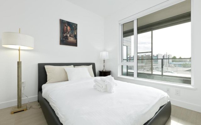 Cozy 2-bedroom condo in Vancouver