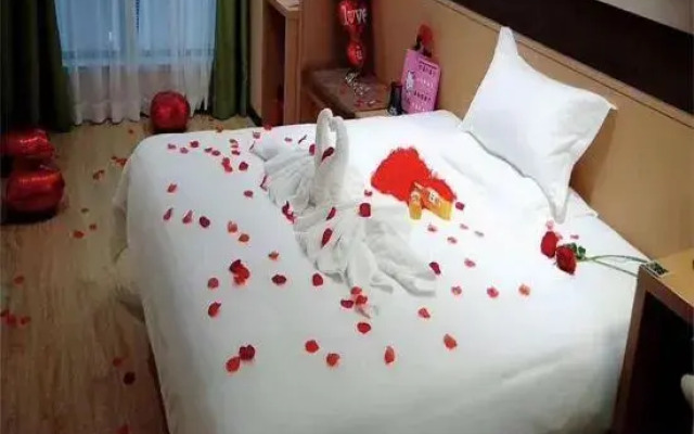 Vienna 3 Best Hotel (Chongqing Jiangbei Airport Sunac Central Plaza)