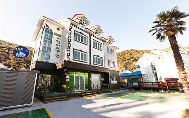 Tongyeong Ji and Park Pension