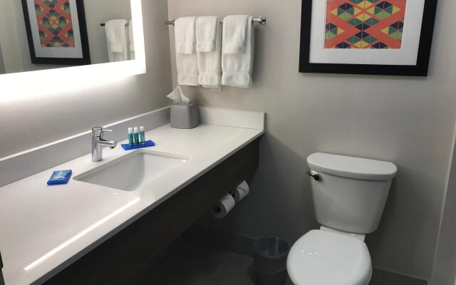 Holiday Inn Express Naples South I-75 by IHG