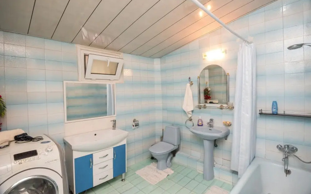 Lia's Guest House