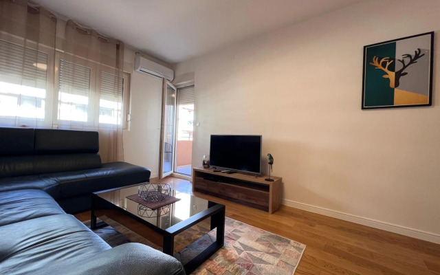 White Homes Apartments • Central Point