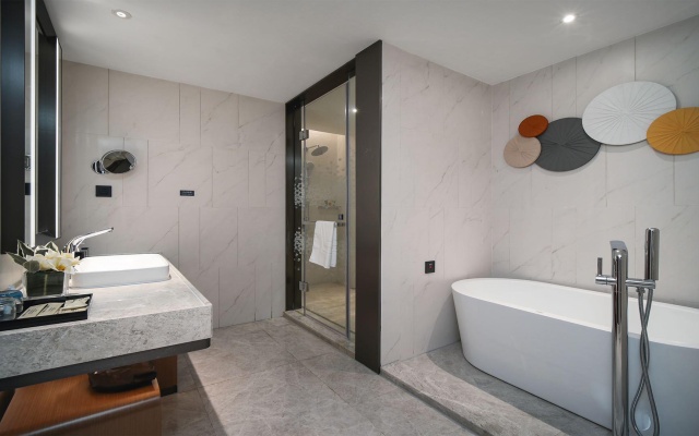 Hampton by Hilton Mengzi Nanhu – Bathroom – Mengzi