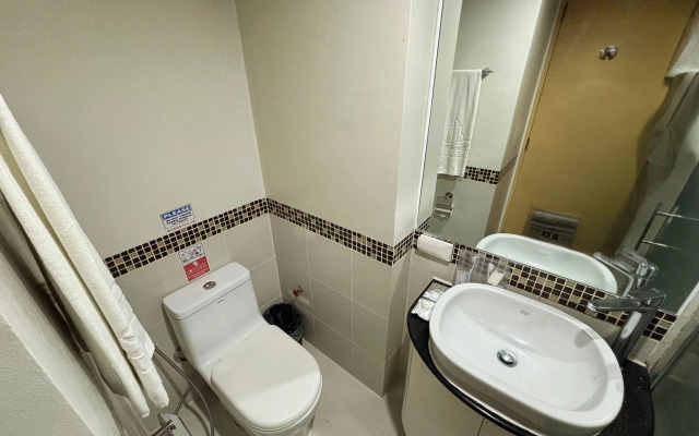 Extremeli Suites Manila powered by Cocotel