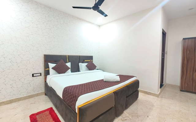 Hotel Ganges Place Varanasi with free AC