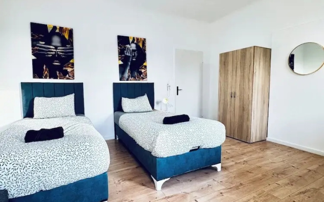 Spacious Budget Home Garden Stay