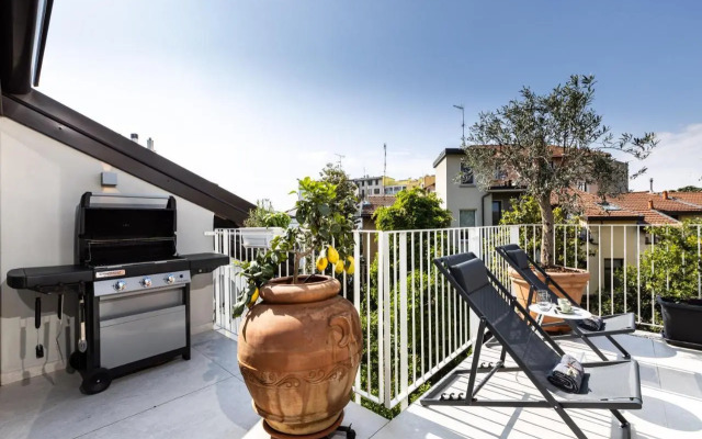 *Villa Olivo*with private terrace & Jacuzzi + 3bedrooms