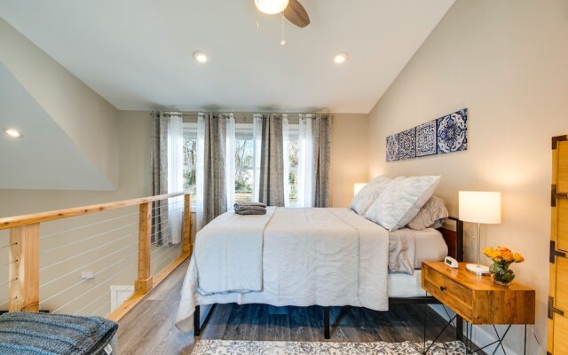 West Atlanta Craftsman Studio With Front Yard!