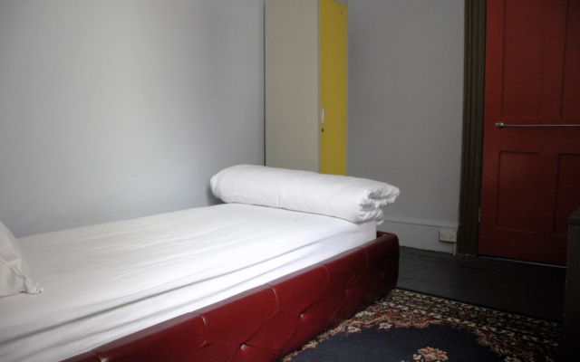 The Backpackers Imperial Hotel - Hostel – Guest Rooms – Hobart