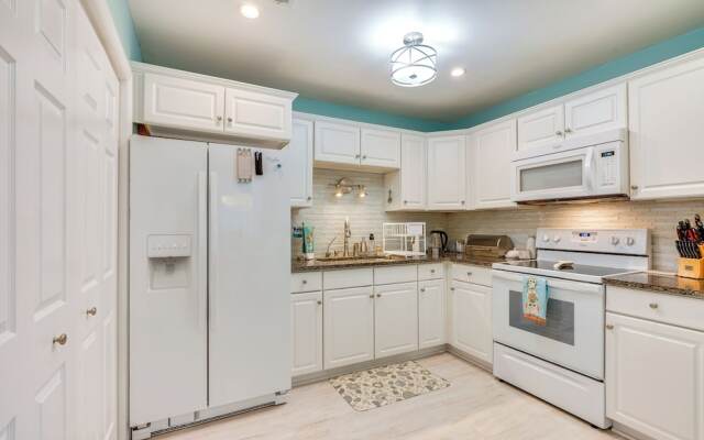 Cozy Goose Creek Escape w/ Patio & Grill