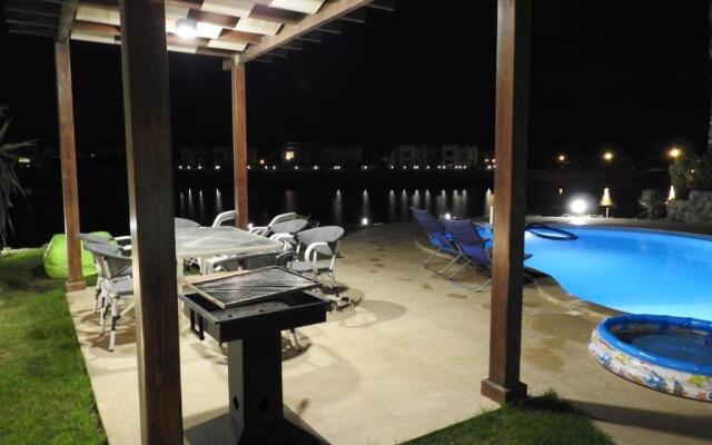 Unique 4-rooms villa w/private pool, beach & dock.