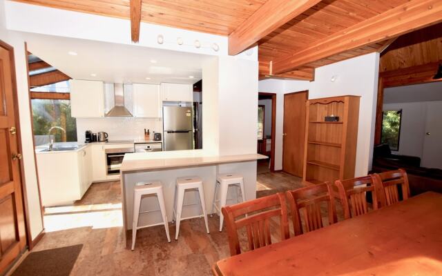 Sublime Cedar Lodge Leura