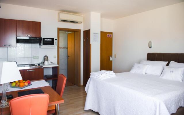 Anka - with open jacuzzi - SA2(2)