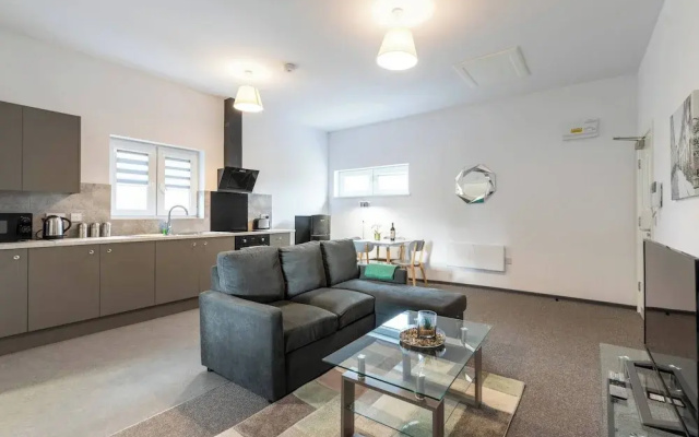 The Elderns Spacious 2BR Netflix Parkingshops