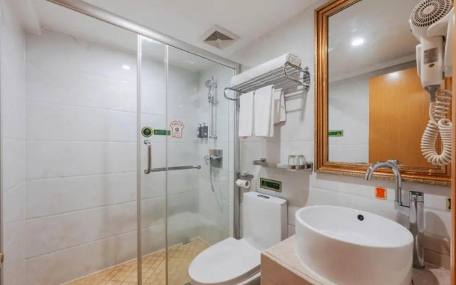 Vienna Hotel Shenzhen Xixiang Gushu Branch