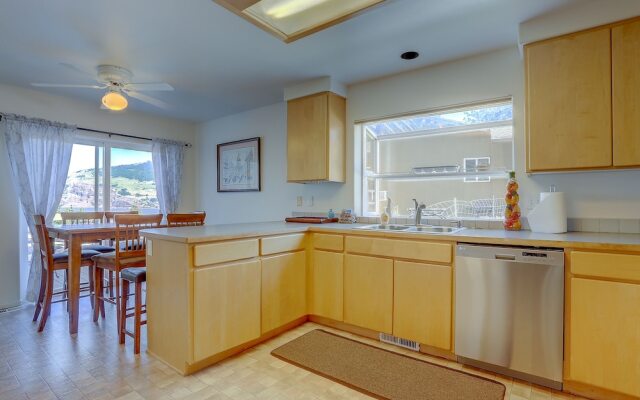 Amber Sunset 3 Bedroom Home by RedAwning