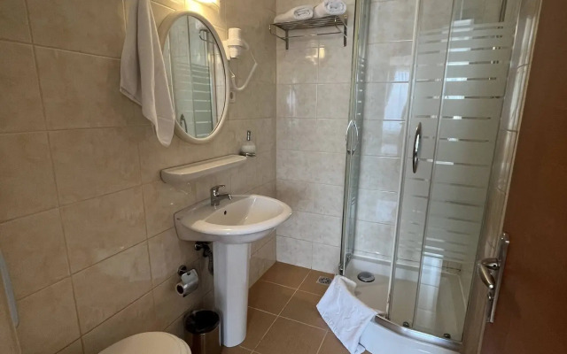 Yavuz Otel