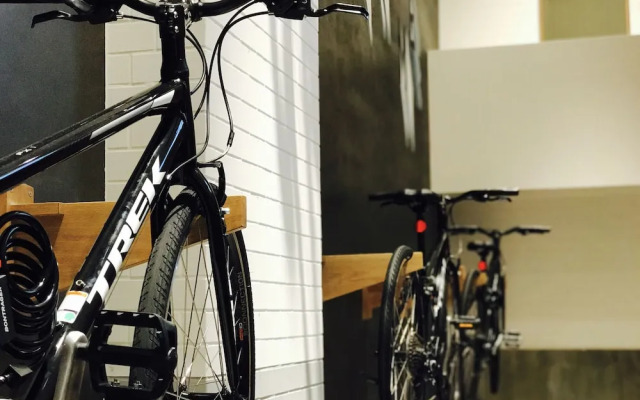 Ark Blue Hotel - Hostel