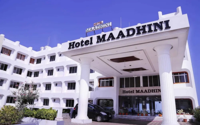 Hotel Maadhini