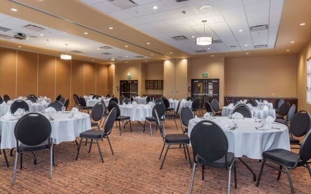 Best Western Plus Bathurst Hotel & Suites