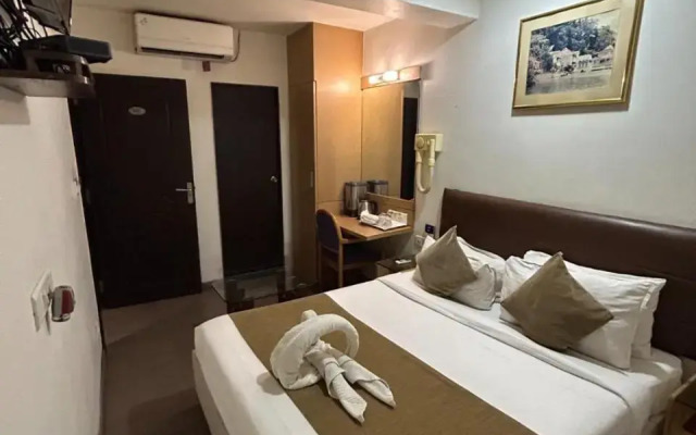 The Excellency by OYO Rooms