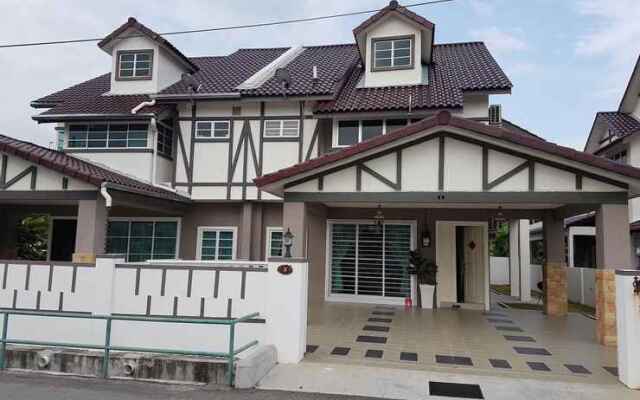 Sitiawan Homestay